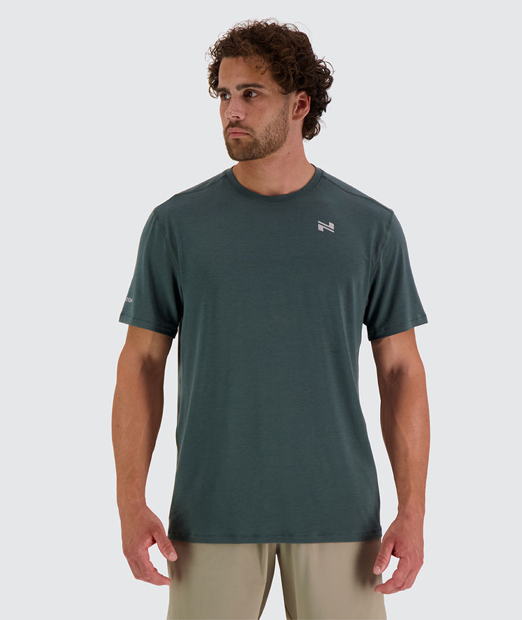 Most comfortable training t-shirt for men, Model 179 cm / size L#color_sage