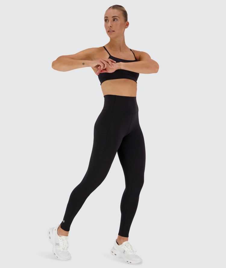 Supersoft leggings with pockets, Model 176 cm / size S#color_black