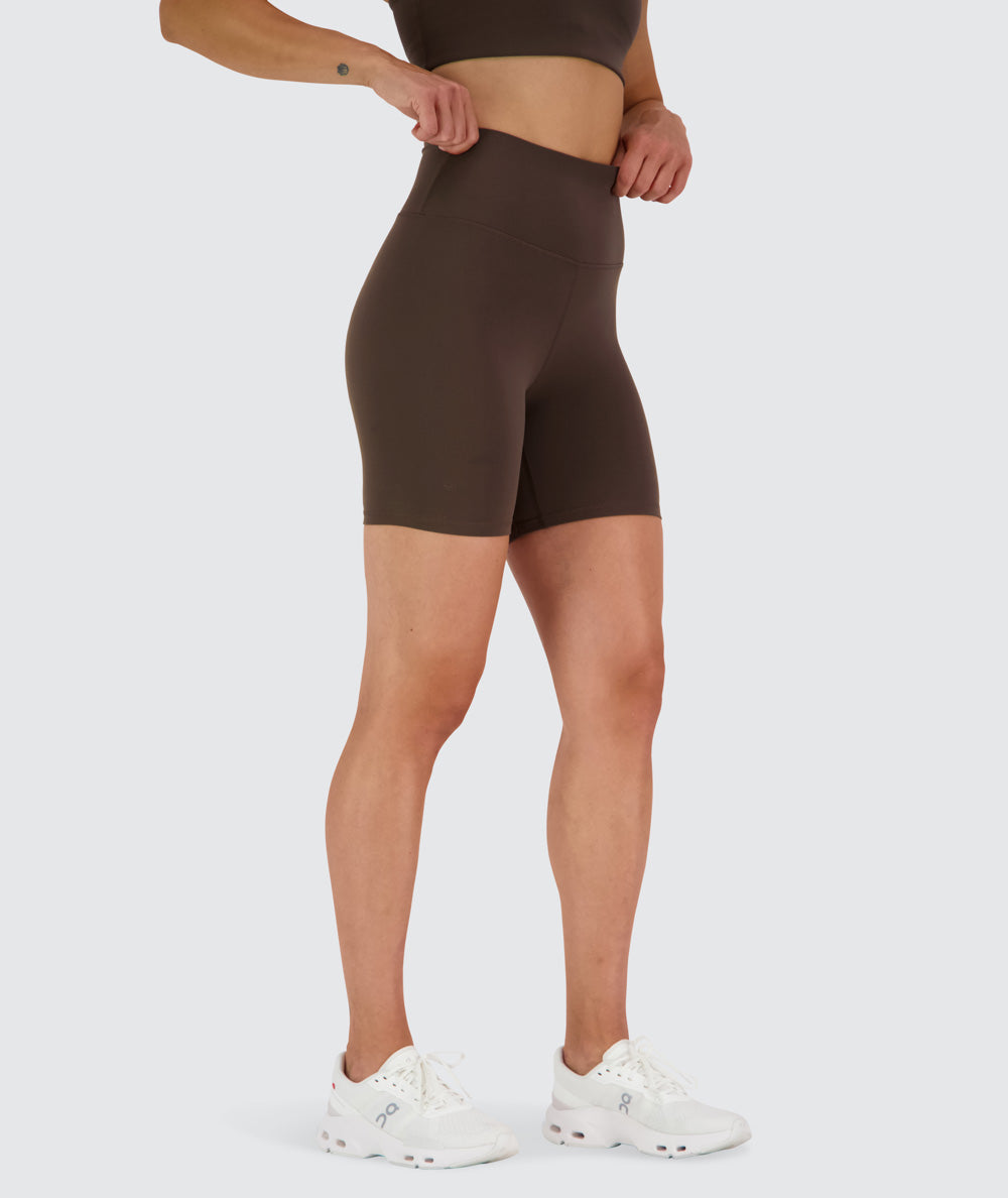 Supersoft shorts for women, Model 176 cm / size S#color_coffee-bean