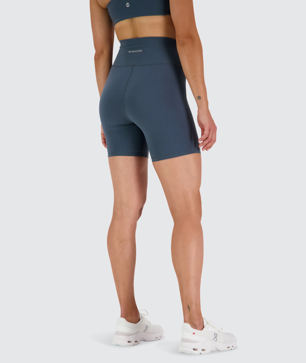 Supersoft shorts for women, Model 176 cm / size S#color_dusty-navy