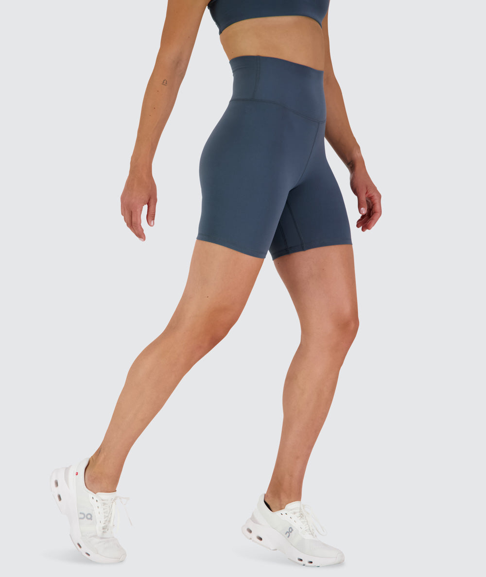 Supersoft shorts for women, Model 176 cm / size S#color_dusty-navy