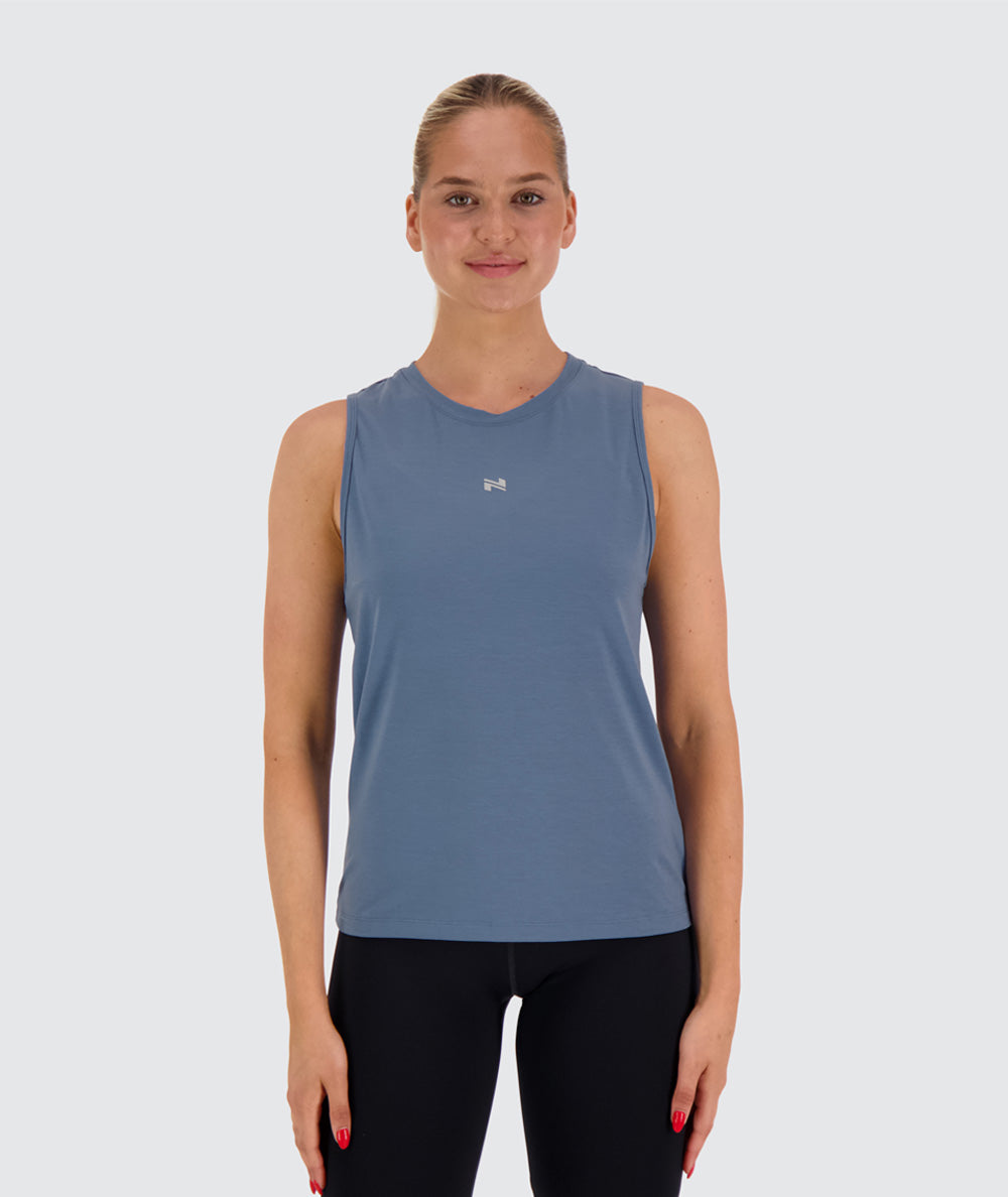 women's muscle tank top, Model 173 cm / size S#color_moonlight-blue