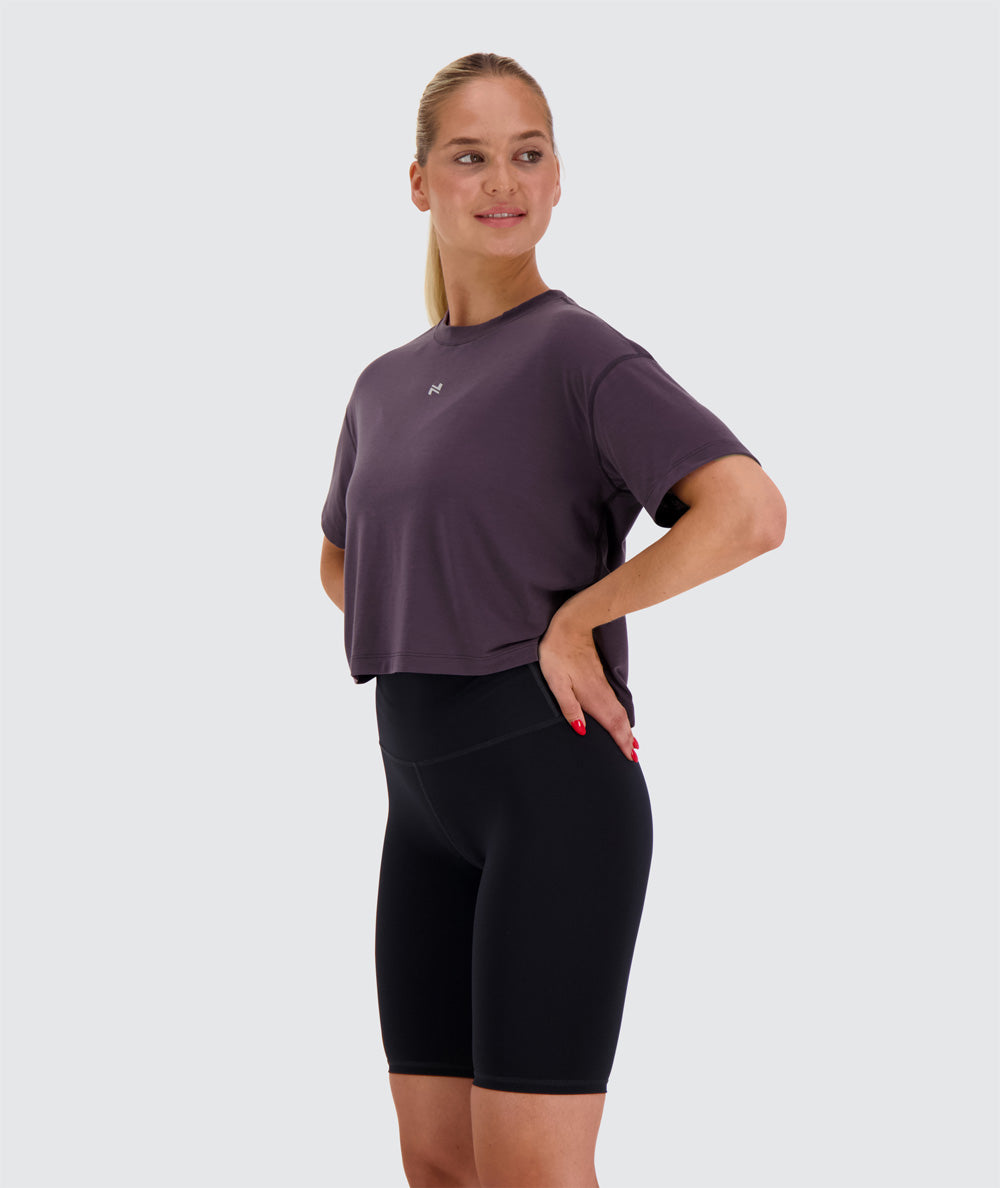 womens cropped t shirt#color_plum