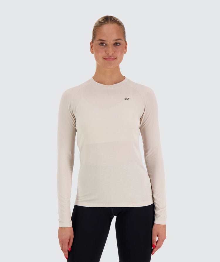 women's training longsleeve, Model 173 cm / size S #color_oat