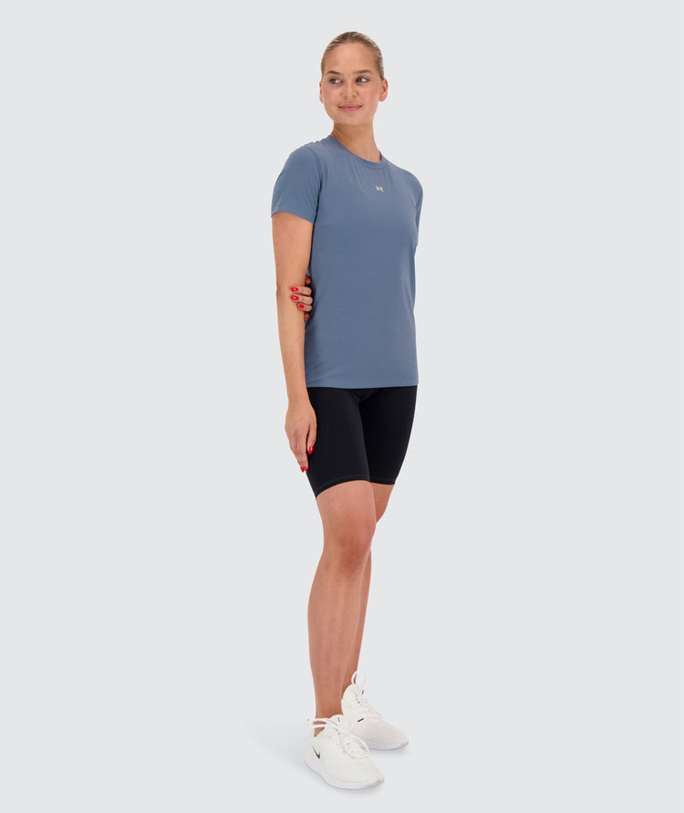 women's training tee#color_moonlight-blue