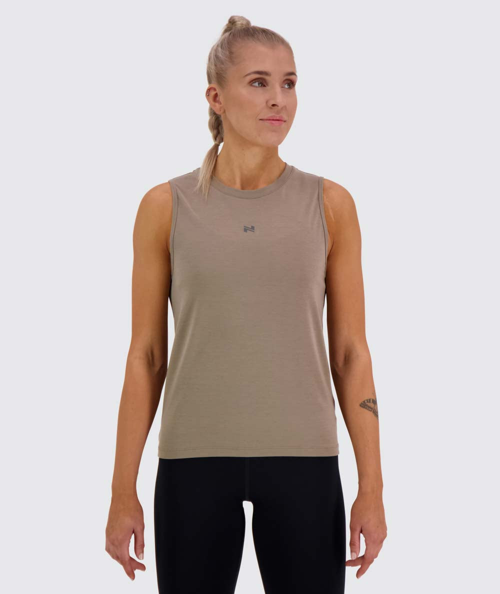 women's lightweight training top#color_sand