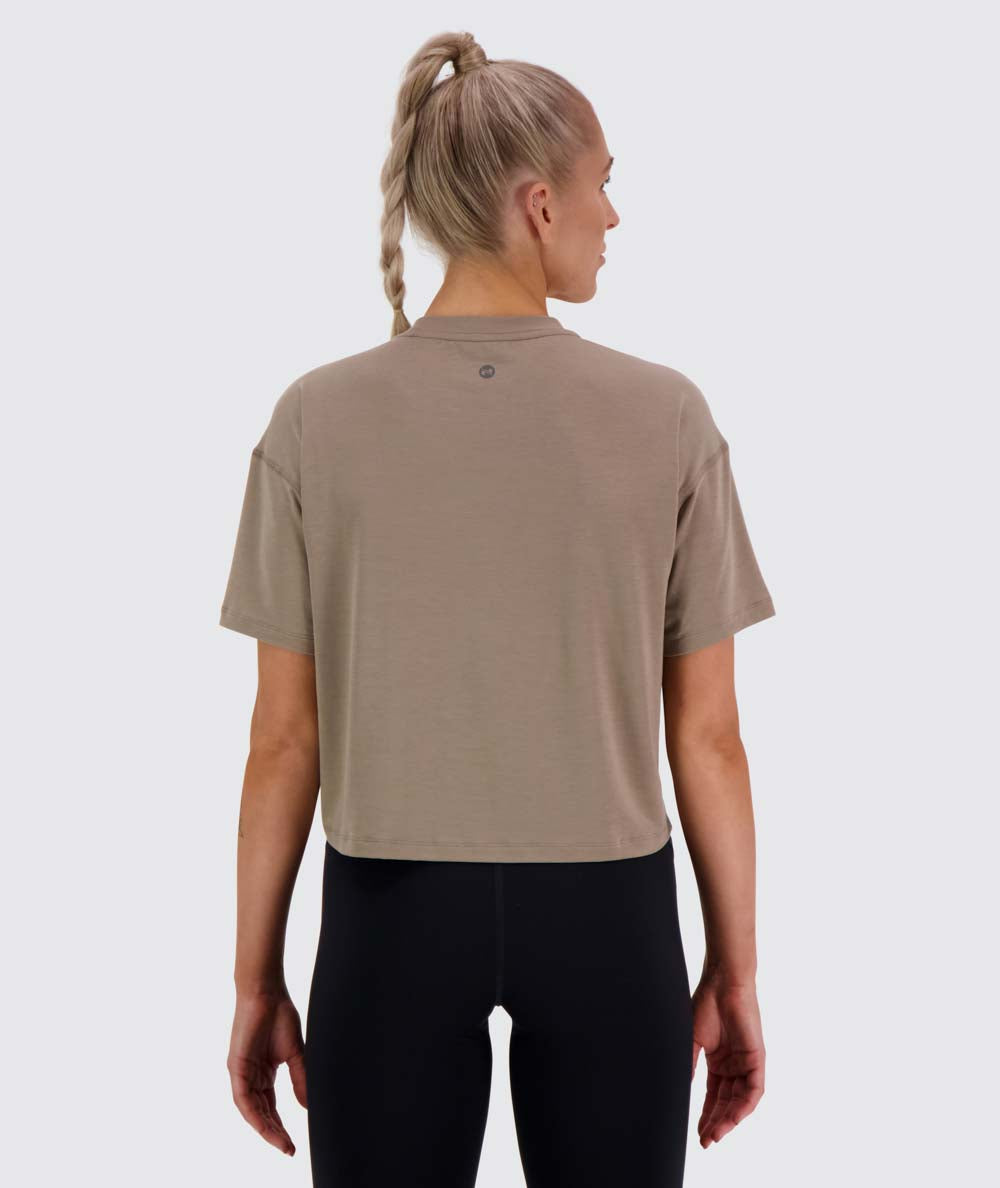 Boxy Cropped Training t-shirt #color_sand