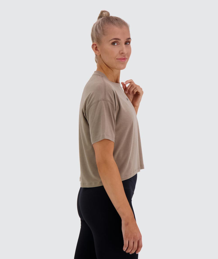 Boxy Cropped Training t-shirt #color_sand