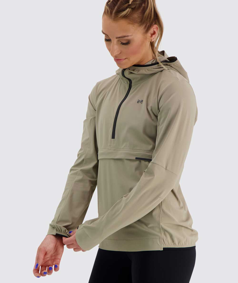 Women's Training Anorak #color_sand